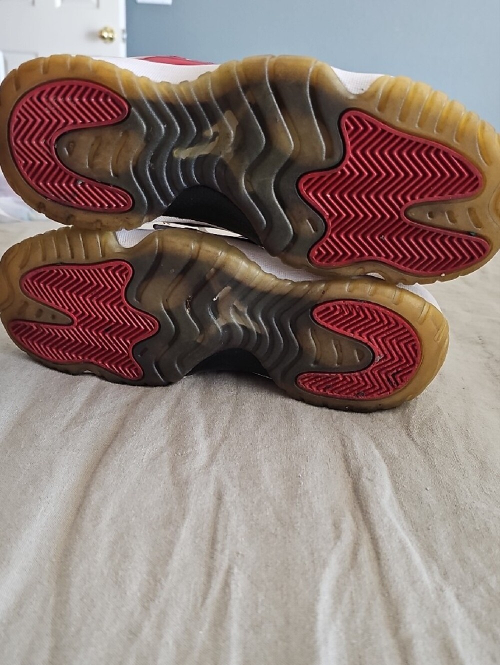 Nike Retro Air Jordan Cherry And White - Picture 12 of 16